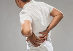 Thận yếu gây đau lưng là một biến chứng của bệnh lý suy thận