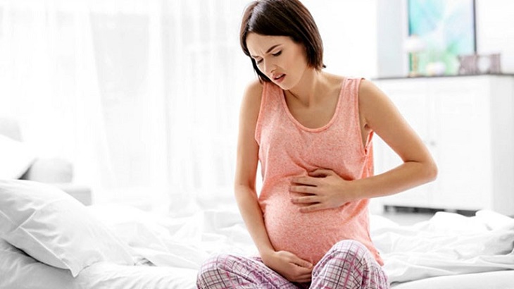 Mẹ bầu mắc viêm đường tiết niệu có nhiều biểu hiện khó chịu