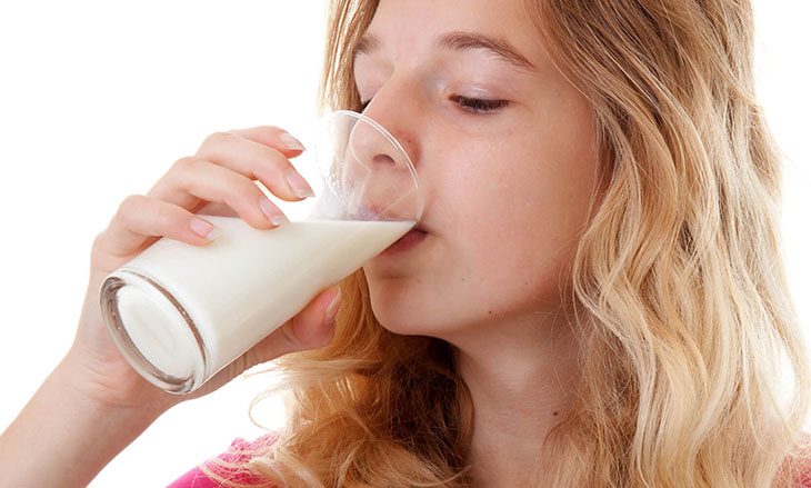 Uống sữa bột dành cho người đau dạ dày có nhiều lợi ích