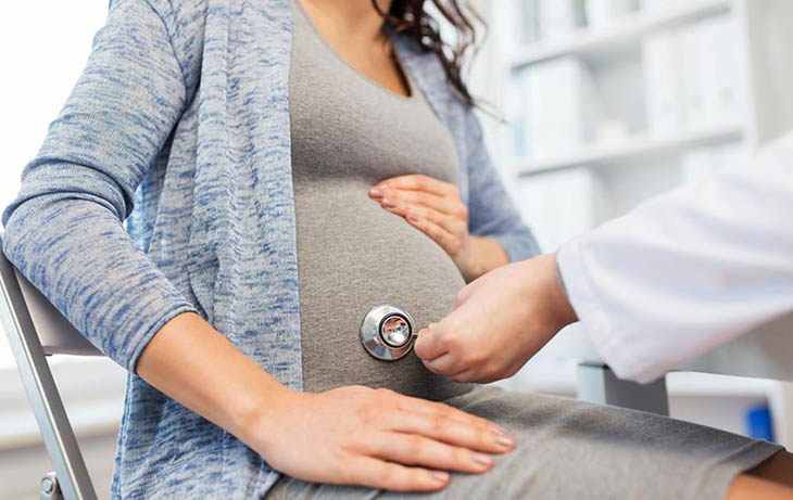 Cần theo dõi kỹ sức khỏe của mẹ bầu sau nội soi