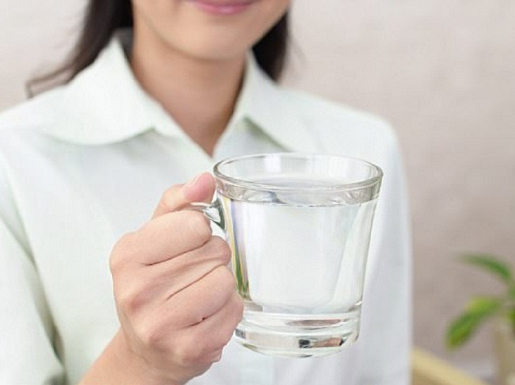 Phòng tránh bệnh bằng cách uống đủ nước mỗi ngày