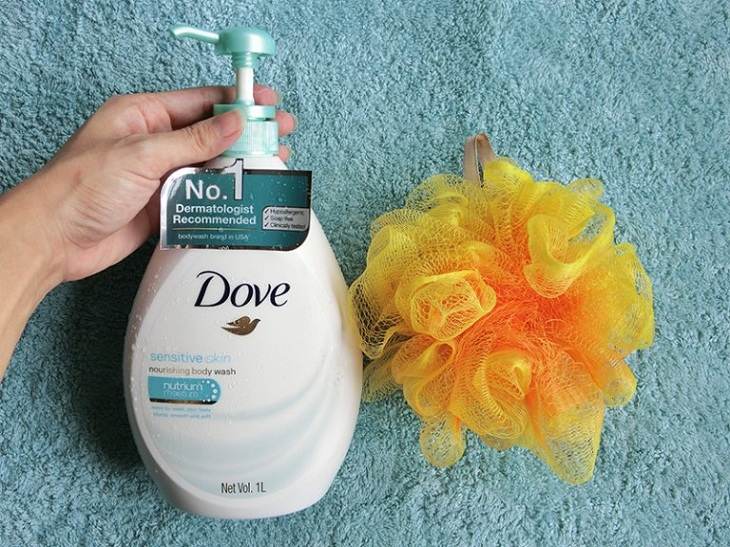Sữa tắm viêm da cơ địa Dove Sensitive Skin