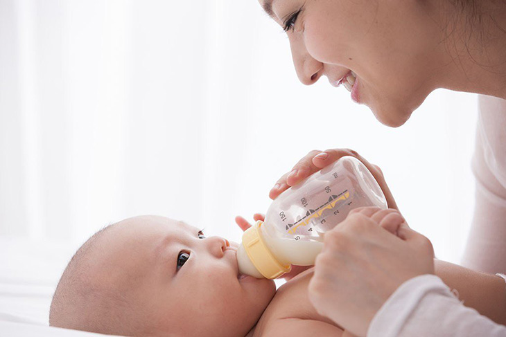 Bổ sung dinh dưỡng cải thiện giấc ngủ cho bé