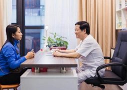 Bác sĩ Phạm Hồng Lãnh đã thành công trong việc điều trị vảy nến ở hàng nghìn bệnh nhân