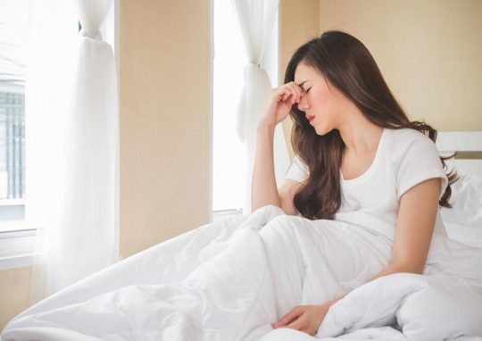 Đau đầu khi ngủ dậy có thể bắt nguồn từ chứng bệnh đau nửa đầu