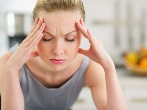 Đau đầu ù tai là triệu chứng của bệnh lý gì? Nguy hiểm ra sao?