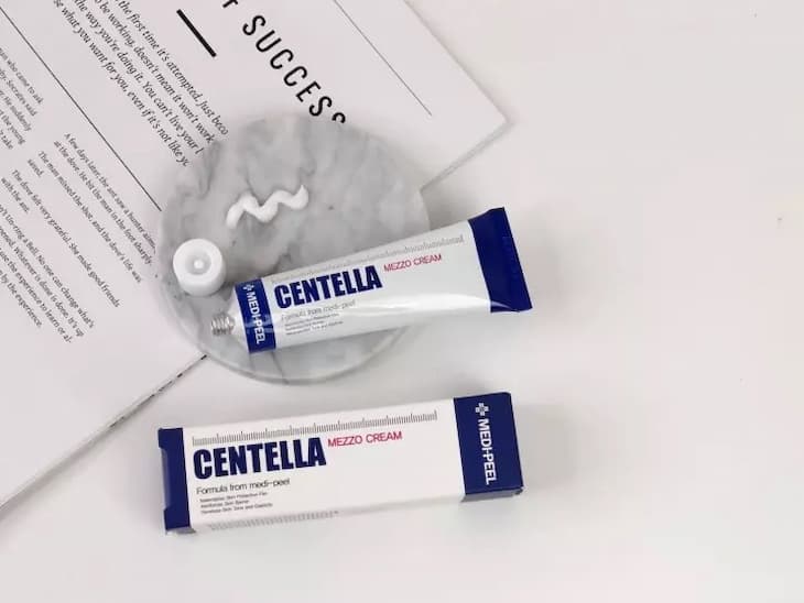 Medi Peel Centella Mezzo Cream mang lại hiệu quả trị mụn tối ưu nhờ vào chiết xuất rau má tự nhiên