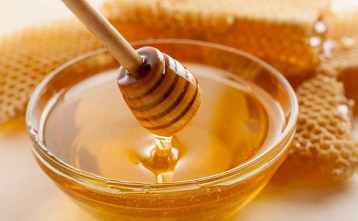 Thành phần mật ong giúp kháng viêm, ngăn chặn vi khuẩn và dưỡng da hiệu quả