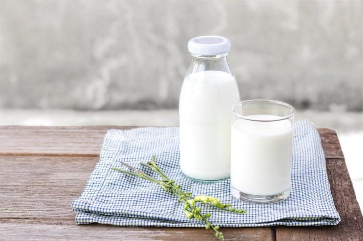 Sữa và chế phẩm từ sữa là những thực phẩm cần tránh