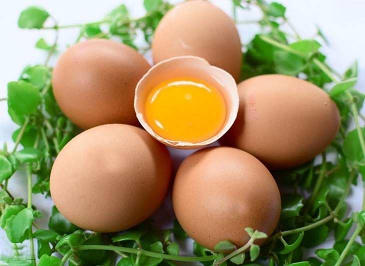 Sử dụng trứng gà là phương pháp trị nám được dùng phổ biến