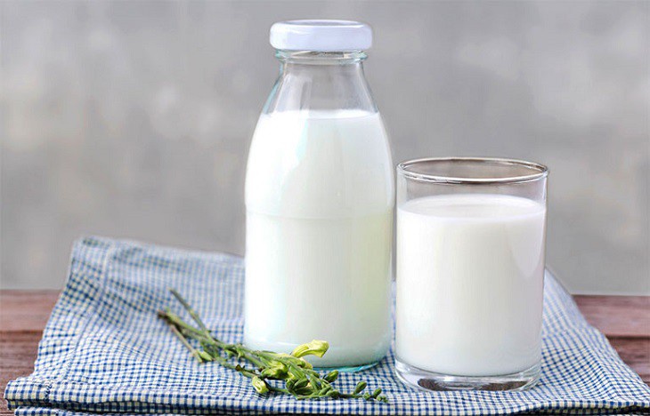 Trị tàn nhang nhờ nha đam kết hợp với sữa tươi cũng mang lại hiệu quả cao