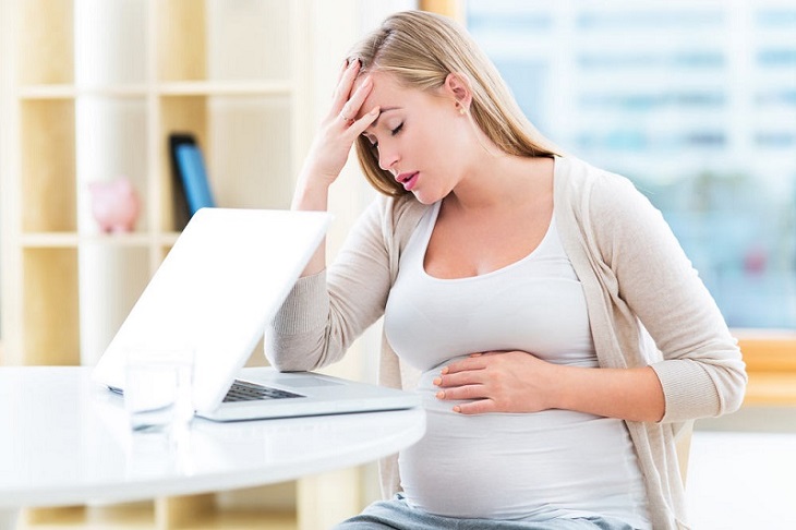 Tình trạng đau đầu khi mang thai 3 tháng cuối được xem là phổ biến