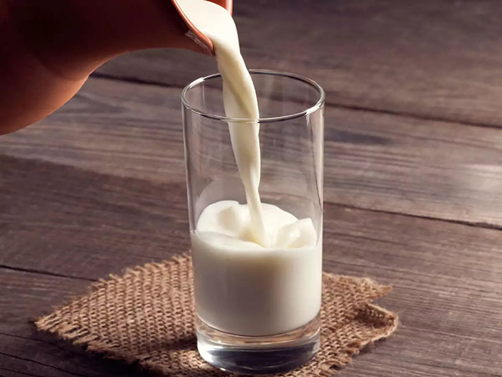 Sữa và các chế phẩm từ sữa cũng là nhóm thực phẩm bạn nên tránh xa