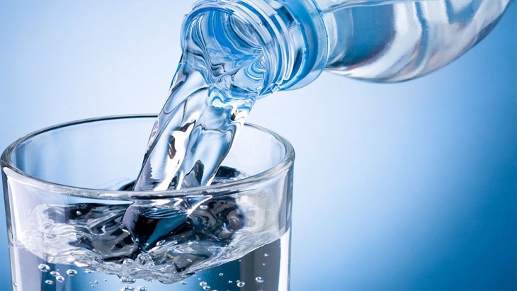 Hãy uống khoảng 2 - 2.5 lít nước mỗi ngày