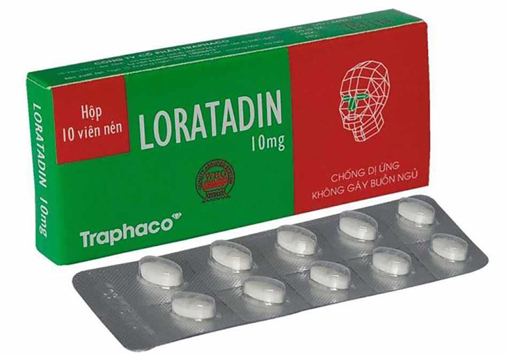 Loratadin thuộc nhóm kháng histamin, khi dùng dễ gặp tác dụng phụ