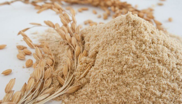 Cám gạo giúp lấy đi lớp tế bào chế, dầu nhờn trên da hiệu quả