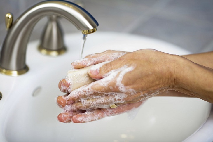 Vệ sinh da không sạch sẽ cũng là nguyên nhân gây các bệnh da liễu