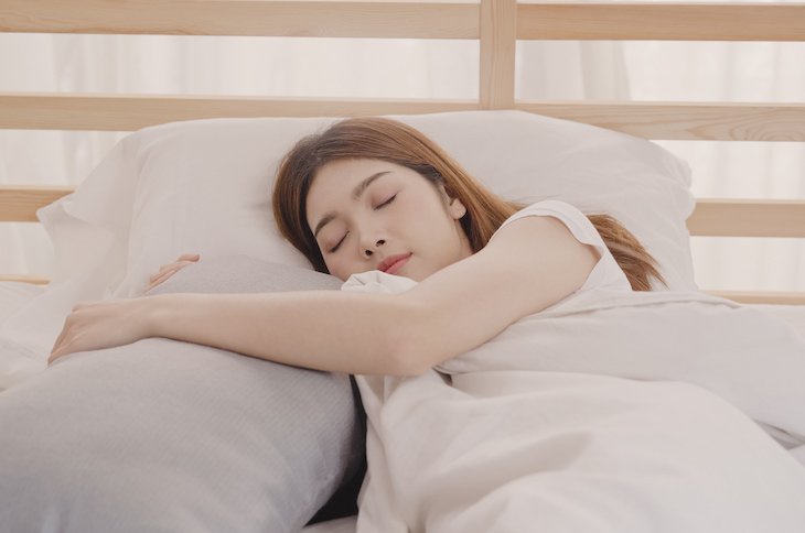Nên có chế độ sinh hoạt ngủ nghỉ hợp lý để hỗ trợ quá trình điều trị bệnh tốt hơn 