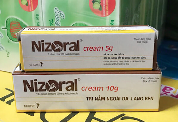 Thành phần chính trong Nizoral là Ketoconazole có tác dụng ức chế nấm gây bệnh