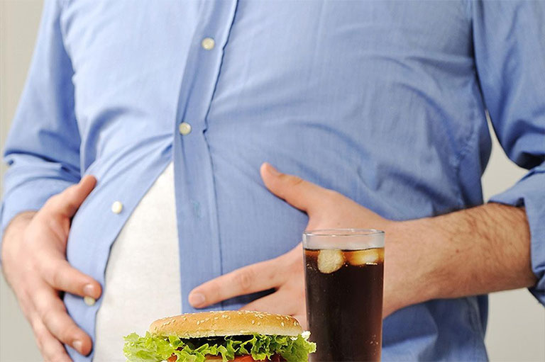 Không ăn quá no để tránh gây áp lực lên dạ dày