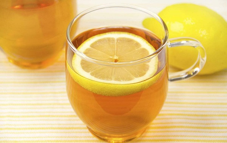 Uống nước chanh mật ong vào buổi sáng rất tốt cho da và hệ tiêu hóa