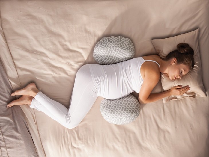 Ngủ đủ giấc và giữ tinh thần thoải mái khi mang thai