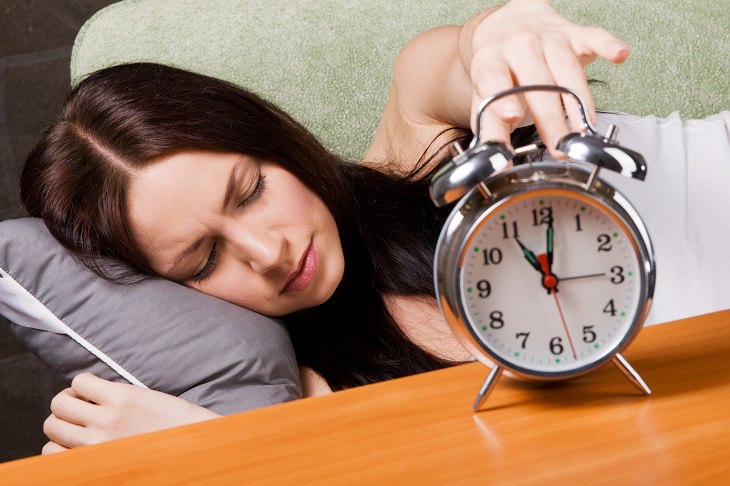 Ngủ đúng giờ, đủ giấc giúp cải thiện chu kỳ kinh nguyệt hiệu quả