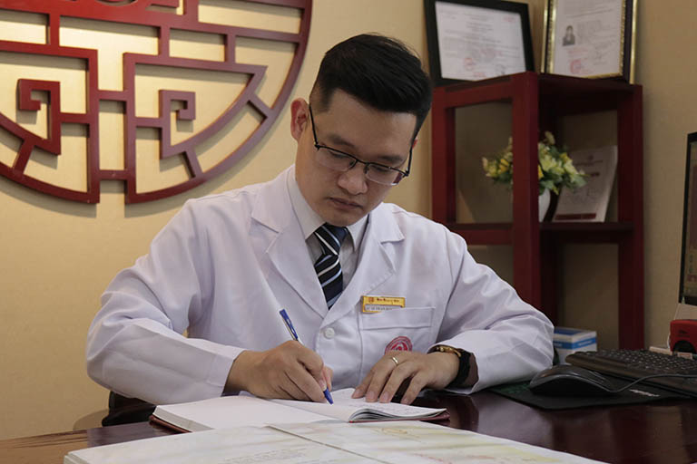 Bác sĩ Trần Hải Long - Vị bác sĩ trẻ nhiệt huyết, tận tâm với nghề