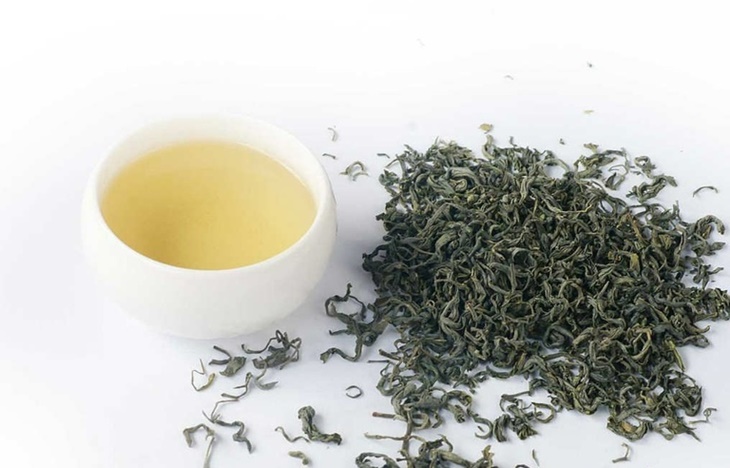 Uống trà từ lá cây chỉ thiên giúp giảm đau hiệu quả